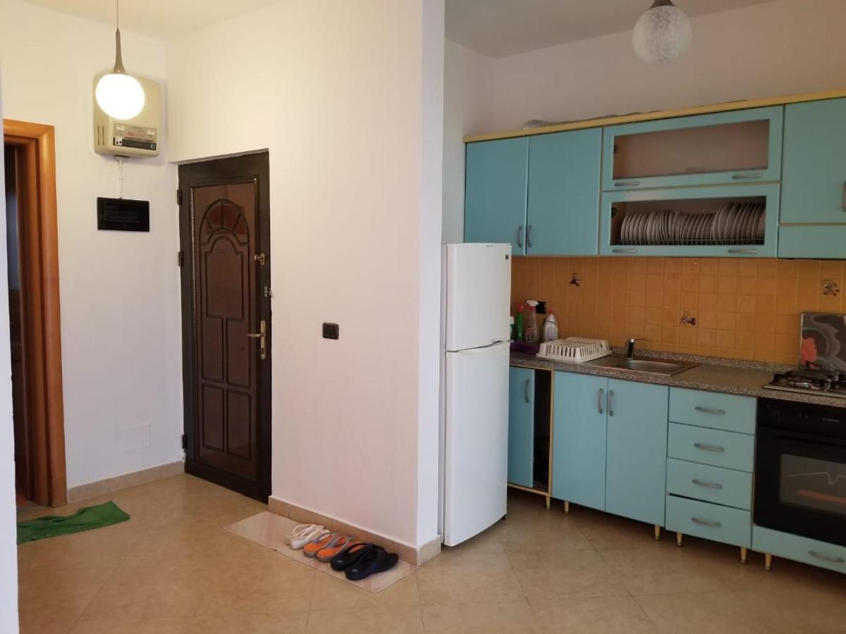 Dea Apartment Durres Bagian luar foto