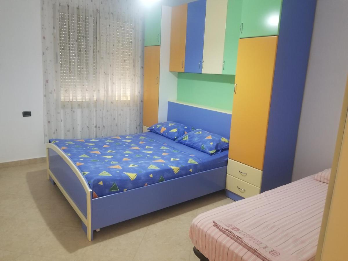 Dea Apartment Durres Bagian luar foto