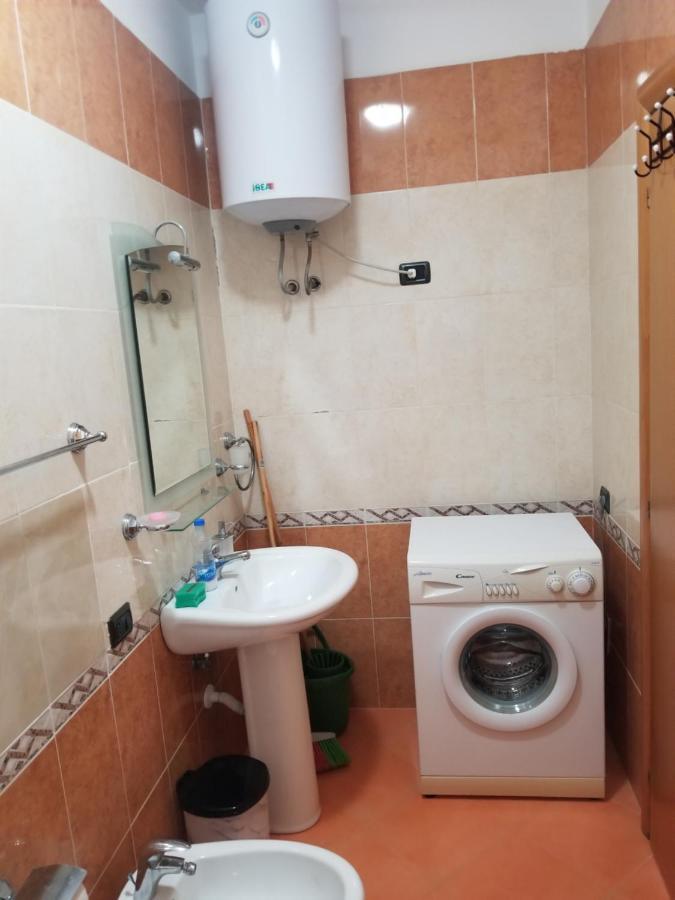 Dea Apartment Durres Bagian luar foto