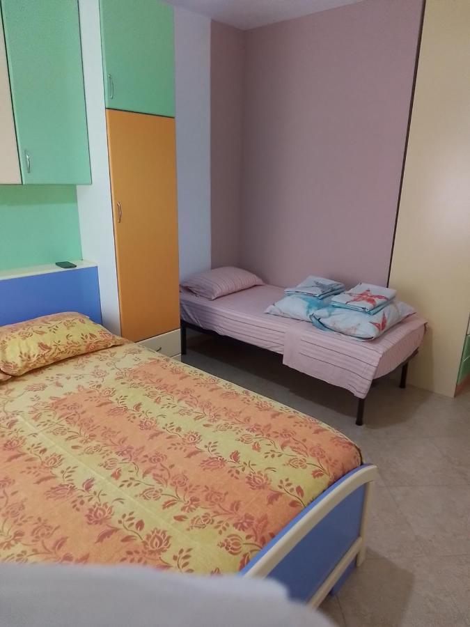 Dea Apartment Durres Bagian luar foto
